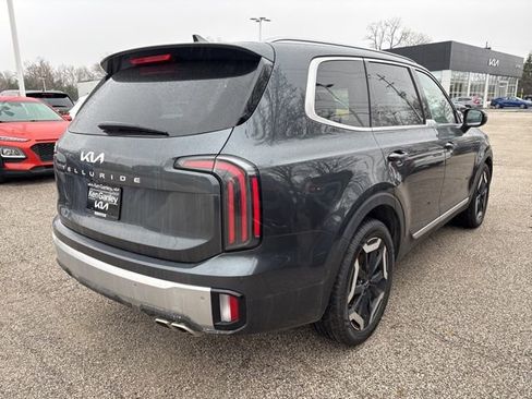 Used 2023 Kia Telluride EX image 4