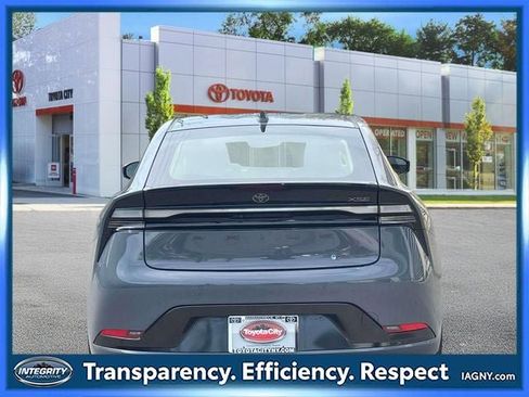 Used 2024 Toyota Prius Prime FWD image 7