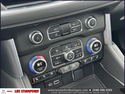 Used 2024 GMC Yukon XL SLT w/ SLT Premium Package image 32