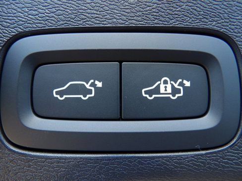 New 2026 Volvo XC60 B5 Ultra w/ Protection Package Premier image 27