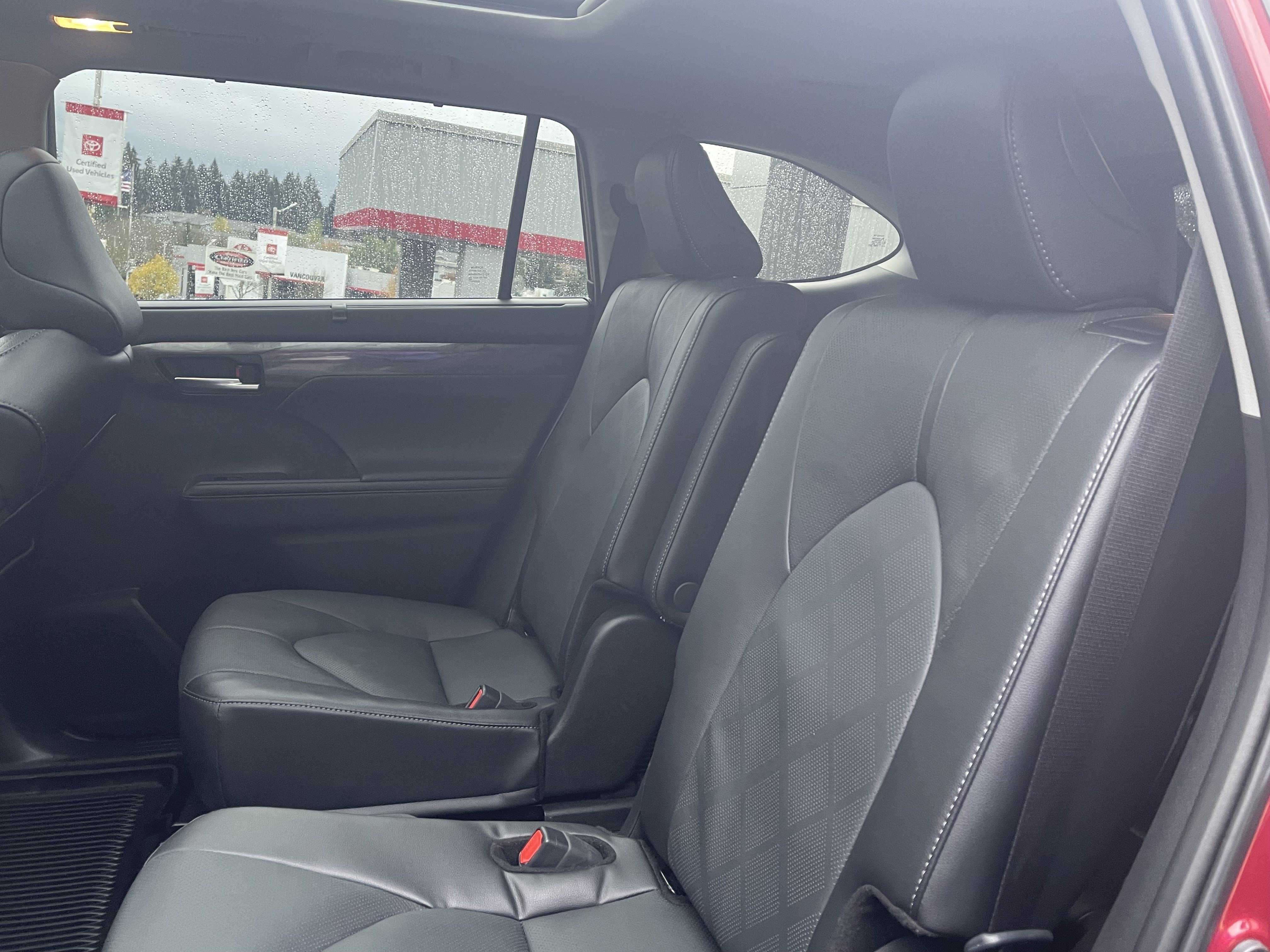 Used 2025 Toyota Highlander Platinum AWD/4WD image 15