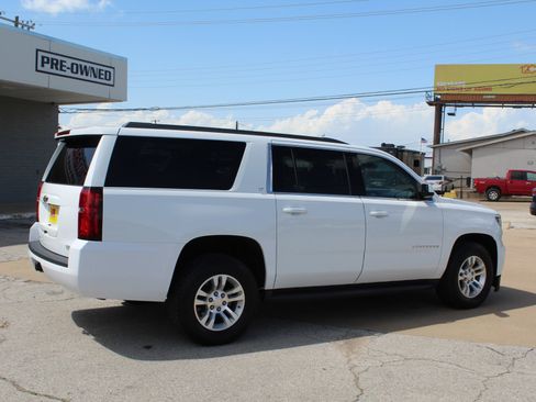 Used 2019 Chevrolet Suburban LT AWD/4WD image 4