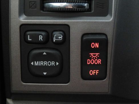 Used 2012 Toyota Sequoia Platinum AWD/4WD image 38