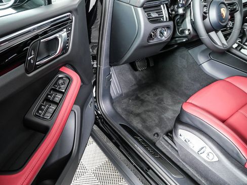 New 2026 Porsche Macan Turbo image 6