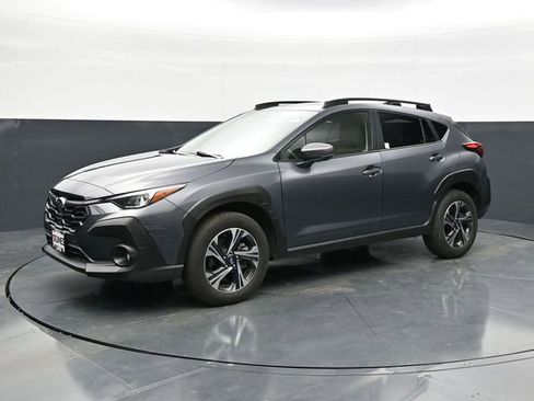 Used 2024 Subaru Crosstrek 2.0i Premium image 3