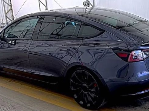 Used 2021 Tesla Model 3 Performance image 3