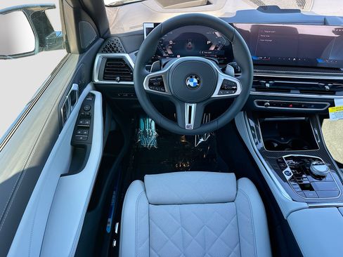New 2026 BMW X5 M60i w/ Executive Package image 17