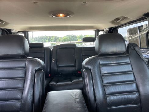 Used 2005 HUMMER H2 SUT w/ Preferred Equipment Group AWD/4WD image 27