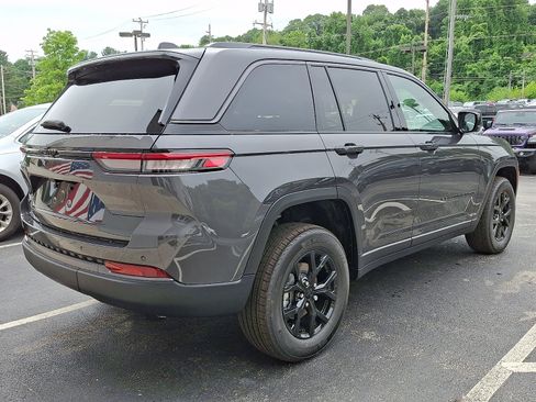 New 2026 Jeep Grand Cherokee Altitude AWD/4WD image 3