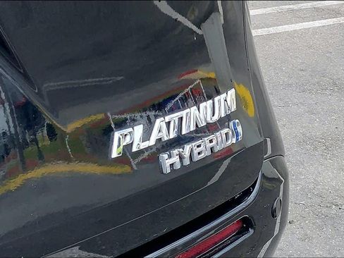 Certified 2024 Toyota Sienna Platinum FWD image 9