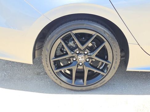 Used 2023 Honda Civic Sport image 5