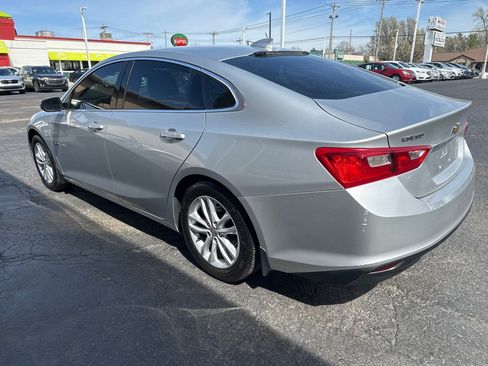 Used 2018 Chevrolet Malibu LT image 3