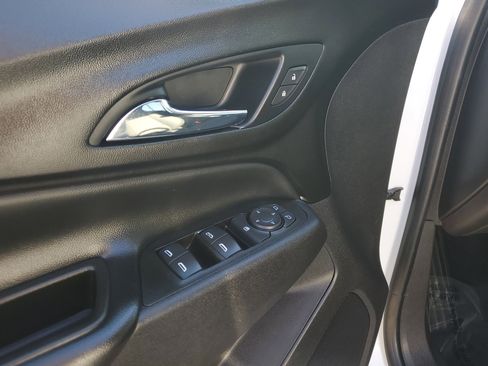 Used 2021 Chevrolet Equinox LT image 19