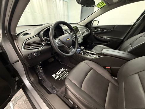 Used 2023 Chevrolet Malibu LT FWD image 11