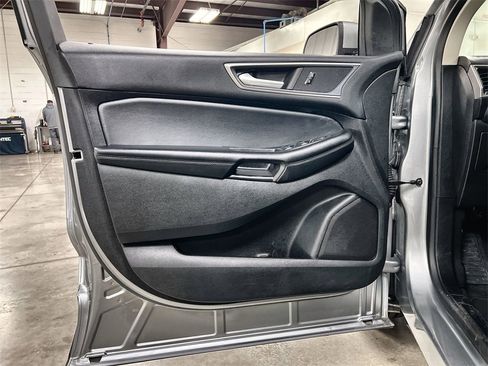 Used 2024 Ford Edge SEL image 15