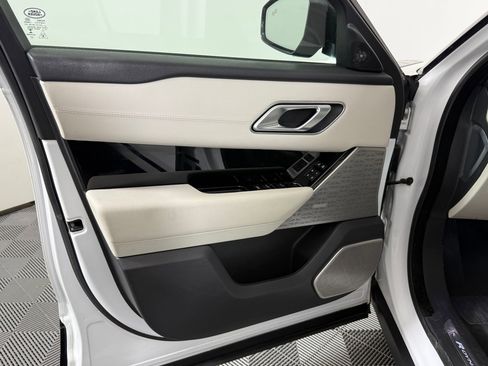 Used 2022 Land Rover Range Rover Velar R-Dynamic S image 12
