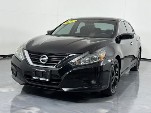 Used 2017 Nissan Altima 2.5 SR w/ Midnight Edition Package FWD image 5