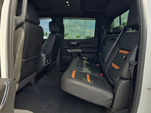 Used 2020 GMC Sierra 1500 AT4 w/ AT4 Premium Package AWD/4WD image 13