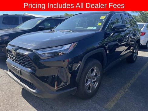 Used 2024 Toyota RAV4 XLE AWD/4WD image 1
