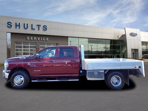 Used 2020 RAM 3500 Tradesman w/ Chrome Appearance Group image 2