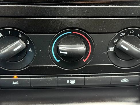 Used 2008 Ford Mustang Convertible RWD image 22