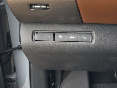 Used 2023 Nissan Pathfinder Platinum FWD image 24