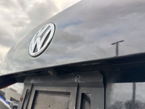 Used 2017 Volkswagen Jetta SE image 12