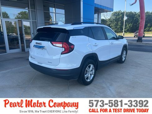Certified 2022 GMC Terrain SLE w/ Driver Convenience Package AWD/4WD image 4
