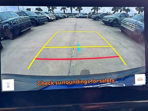 Used 2024 Toyota Corolla Cross XLE image 13