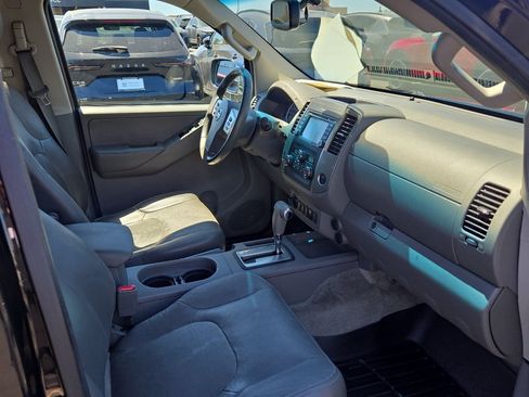 Used 2014 Nissan Frontier SL w/ SL Moonroof Package AWD/4WD image 19