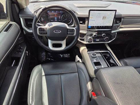 Used 2022 Ford Expedition XLT RWD image 10