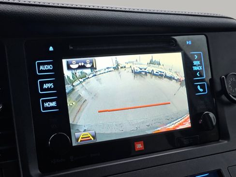 Used 2017 Toyota Sienna Limited Premium image 8