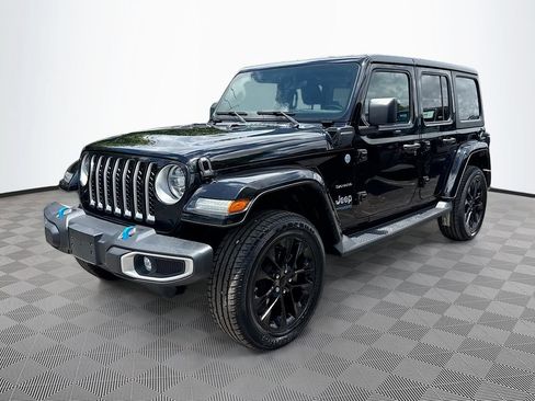 Used 2022 Jeep Wrangler Unlimited Sahara w/ Cold Weather Group AWD/4WD image 9