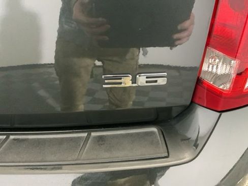 Used 2014 Cadillac SRX Luxury image 16