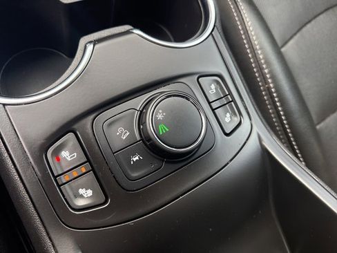 Used 2023 GMC Terrain SLT image 5