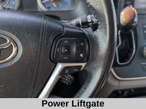 Used 2020 Toyota Sienna XLE image 8