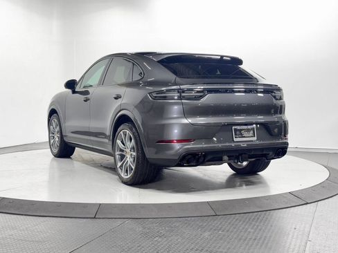 Used 2023 Porsche Cayenne Base image 27