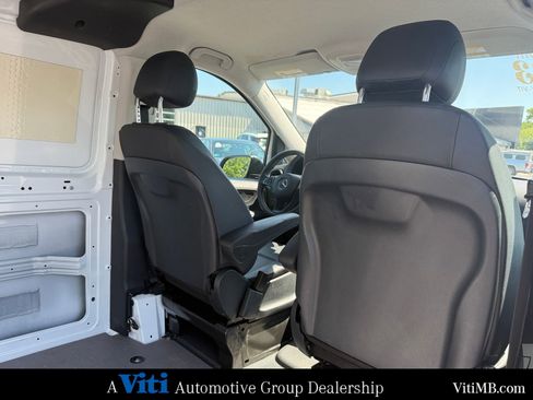 Used 2023 Mercedes-Benz Metris image 23