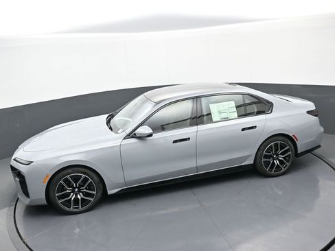 New 2026 BMW 740i xDrive w/ Executive Package image 36