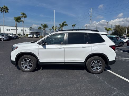 Used 2023 Honda Passport TrailSport image 4