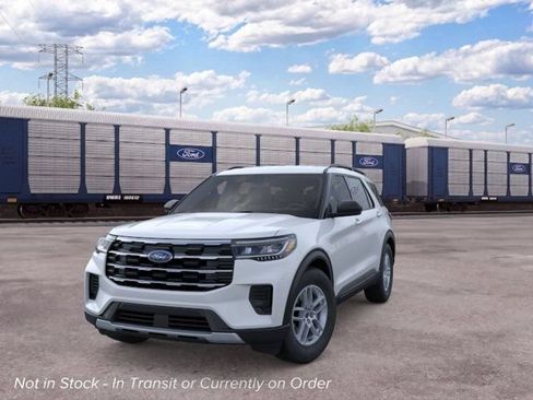 New 2026 Ford Explorer Active RWD image 2