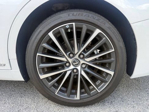 Used 2022 Lexus ES 300h w/ Premium Package FWD image 18
