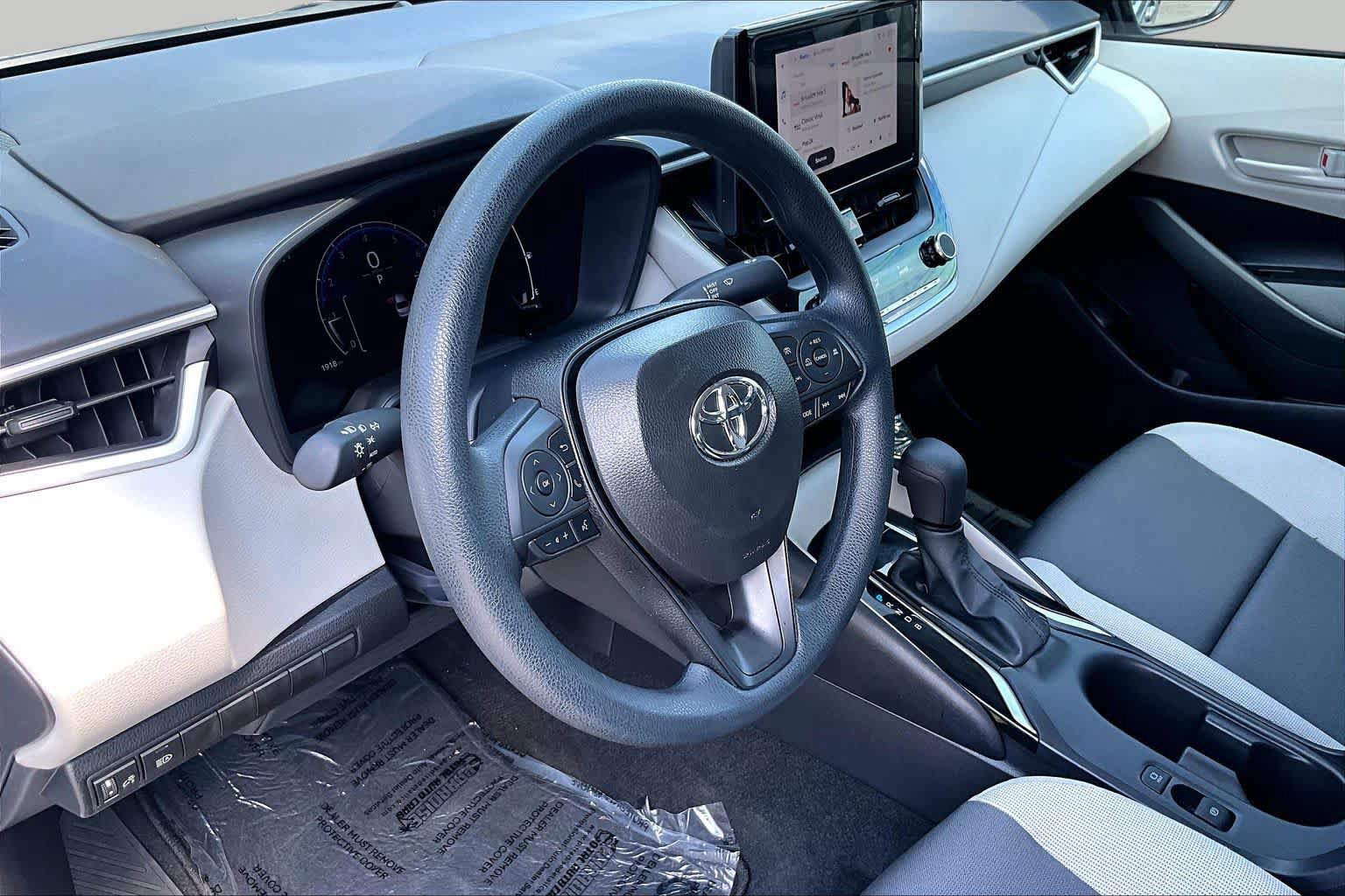 Used 2026 Toyota Corolla LE FWD image 17