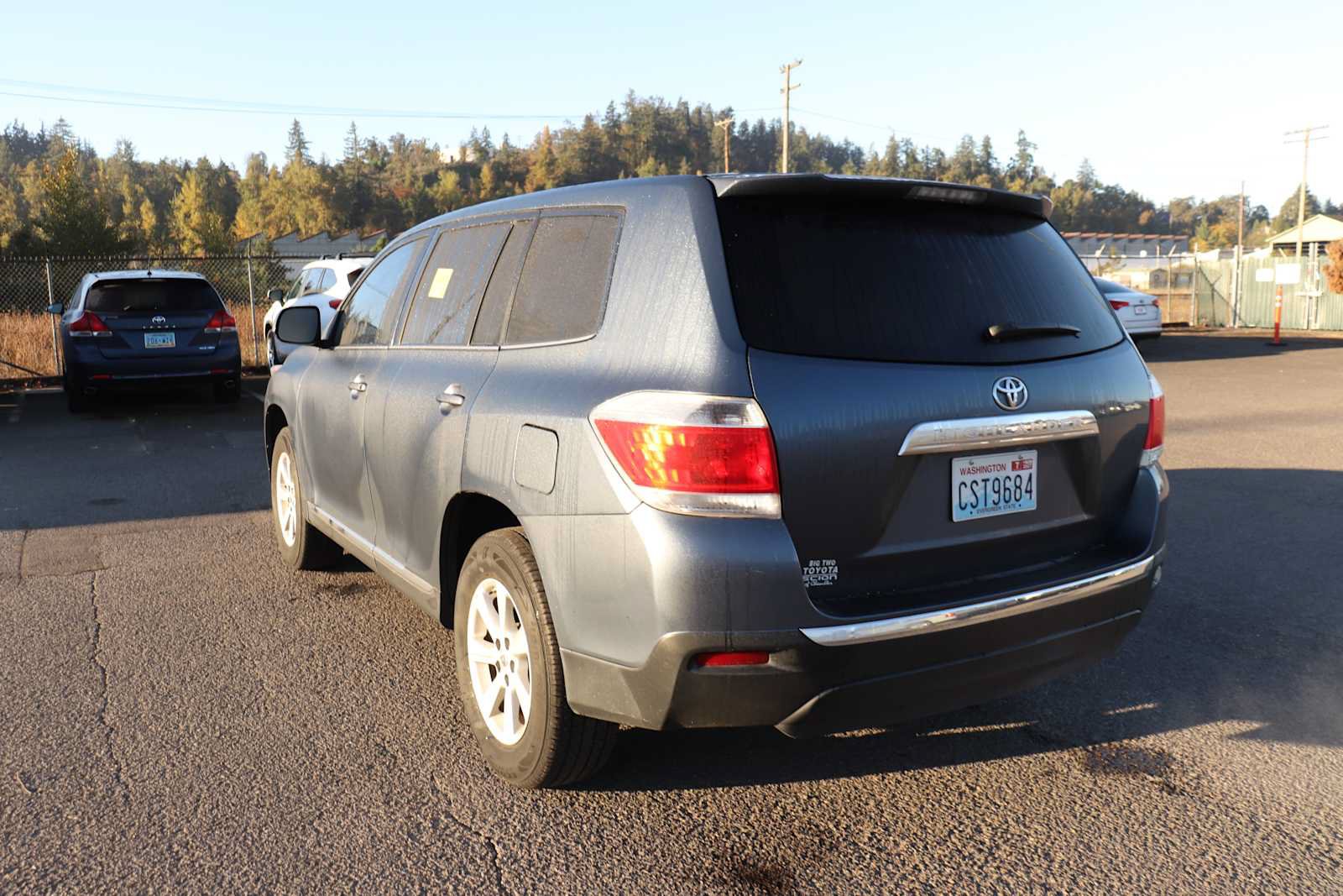 Used 2013 Toyota Highlander FWD w/ Cold Weather Pkg image 7