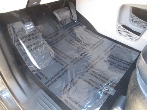 Used 2018 Dodge Grand Caravan SXT image 12