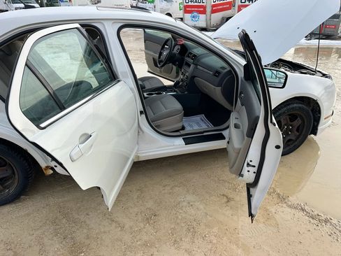Used 2011 Ford Fusion SE w/ 202A Rapid Spec Order Code image 12