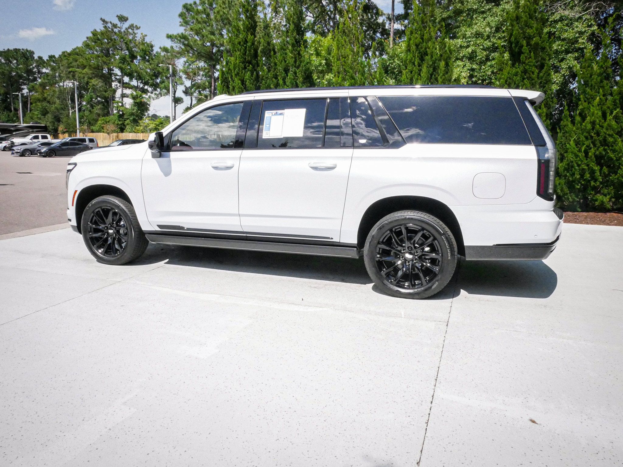 Used 2026 Cadillac Escalade ESV Sport w/ LPO, ONYX Package AWD/4WD image 7