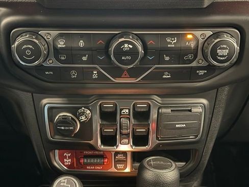 Used 2021 Jeep Gladiator Rubicon w/ LED Lighting Group AWD/4WD image 25