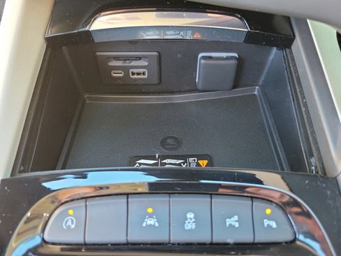 Used 2023 Buick Envision Avenir image 21