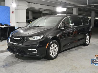 Used 2024 Chrysler Pacifica Touring-L